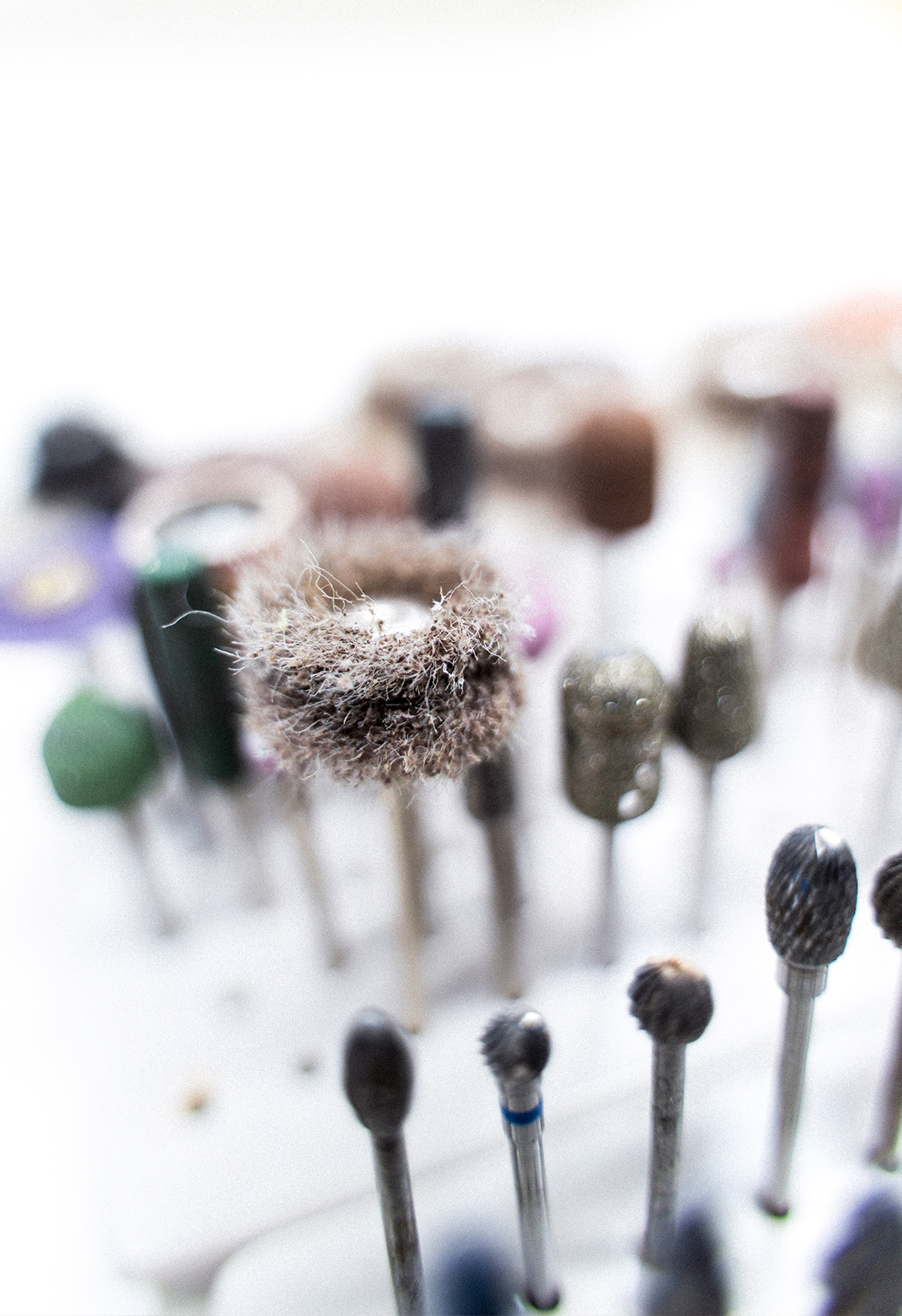 KFO für Kinder in Deggendorf mit modernen zahnmedizinischen Instrumenten